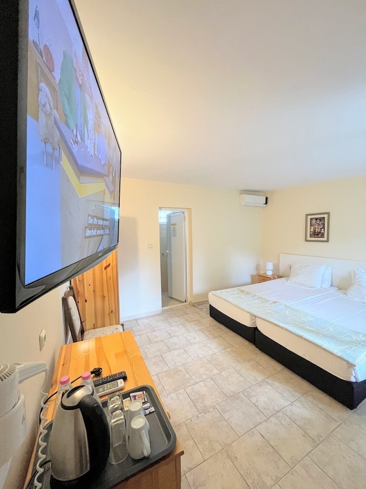 Economy Double Room, Patio - Photo 10