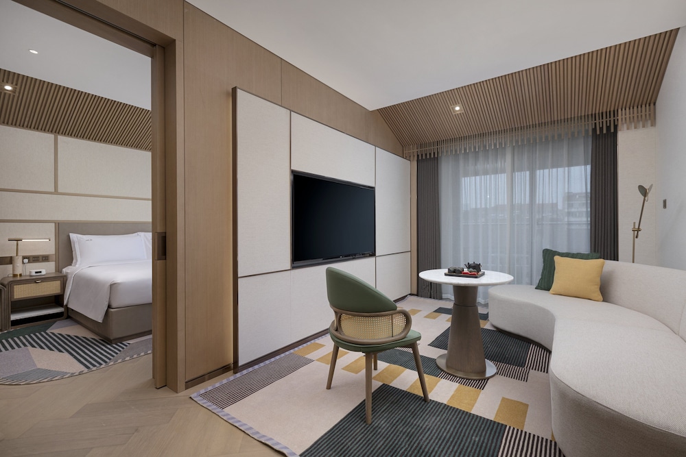 Suite, 1 Bedroom photo 2