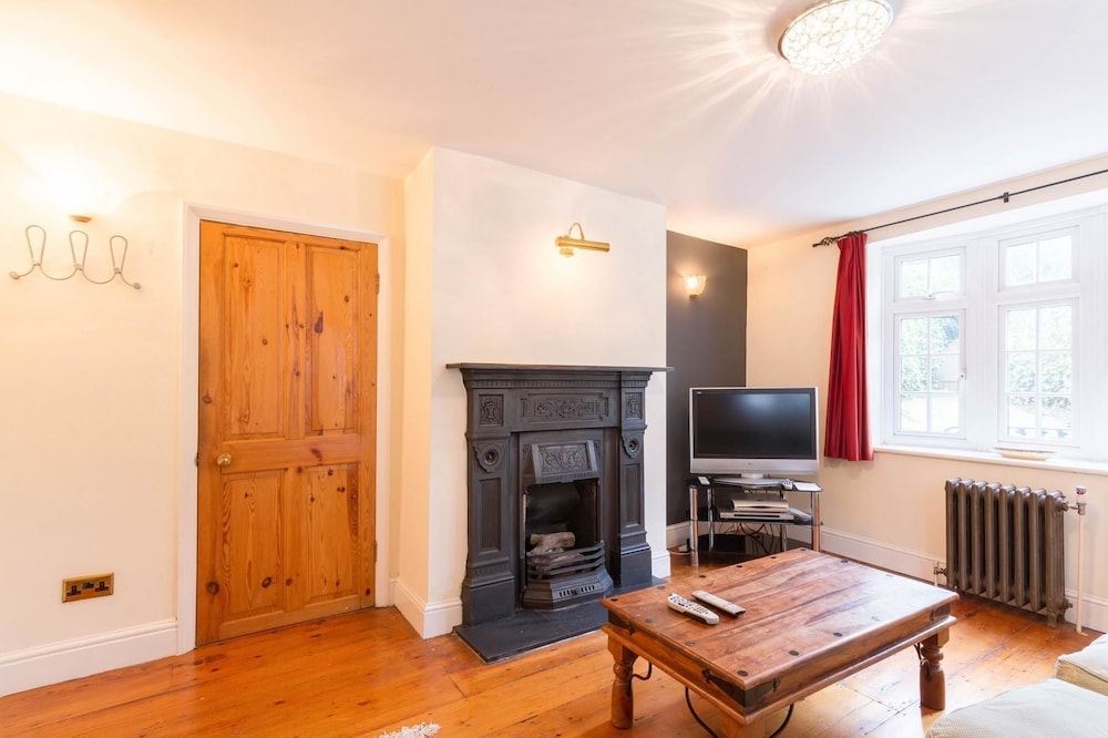 Cosy 3 Bedroom Detached House West Finchley