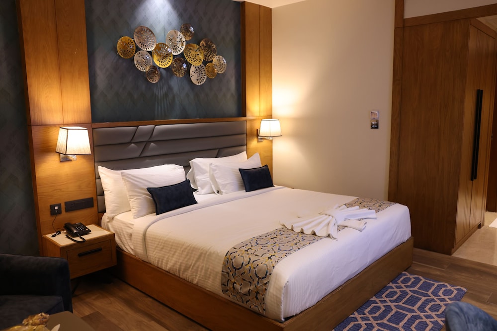 Deluxe Room - Photo 9