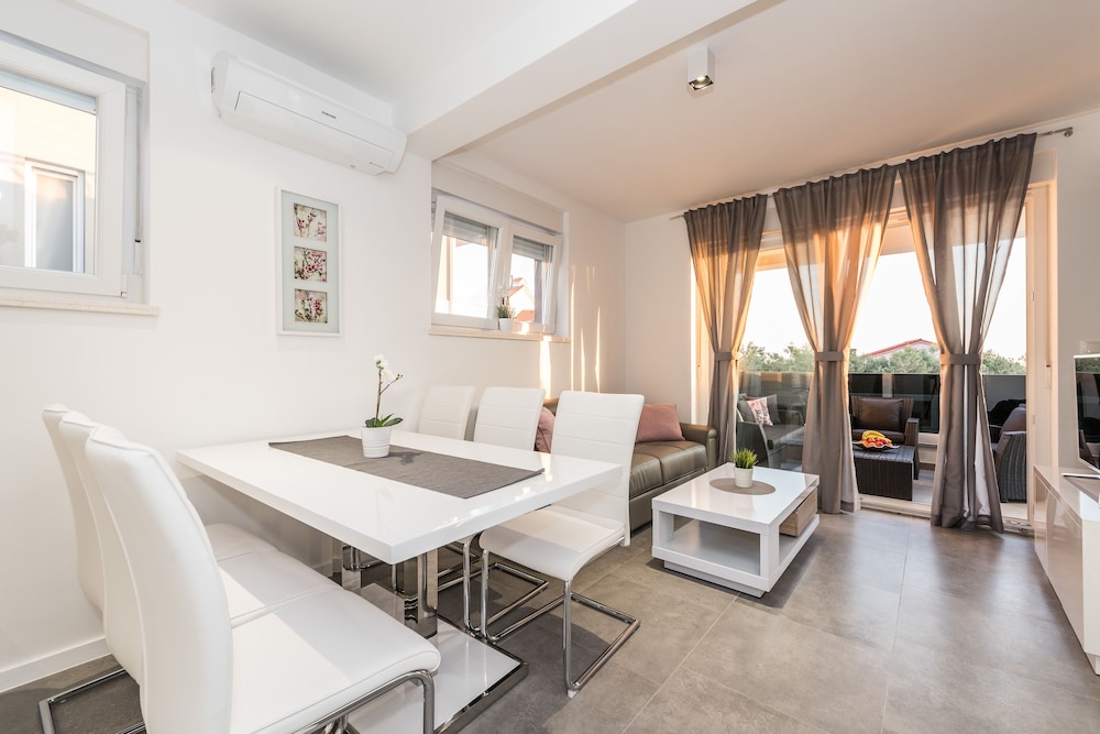 Luxury Apartment, 2 Bedrooms, Balcony photo 1