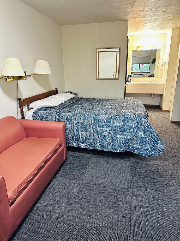 Standard Room, 1 Queen Bed photo 1