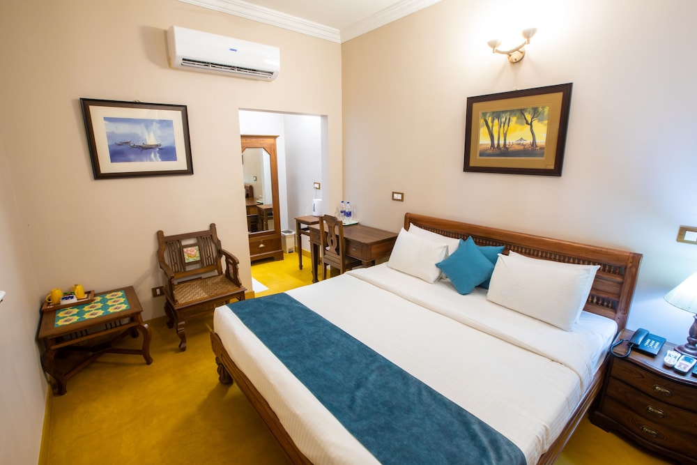 Deluxe Room, Balcony - Photo 7