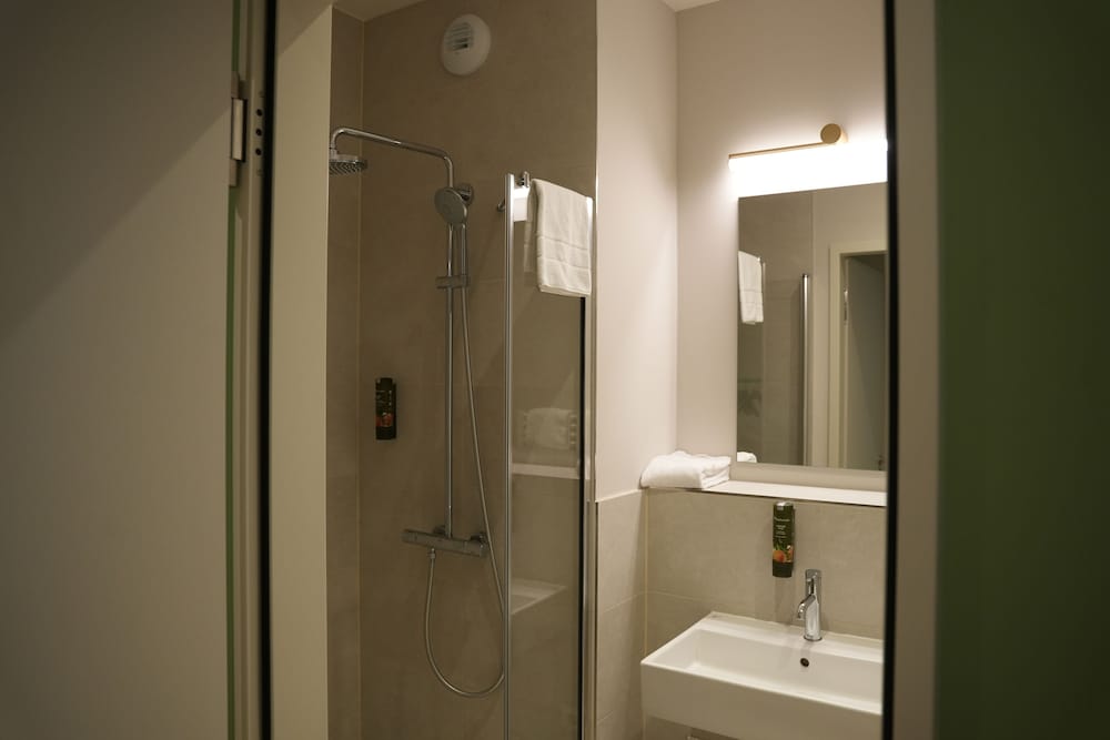 Economy Double Room, City View photo 2