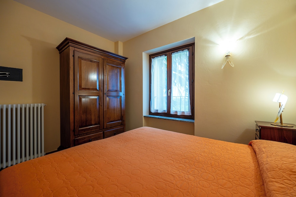 Apartment, 2 Bedrooms, Patio, Ground Floor photo 3