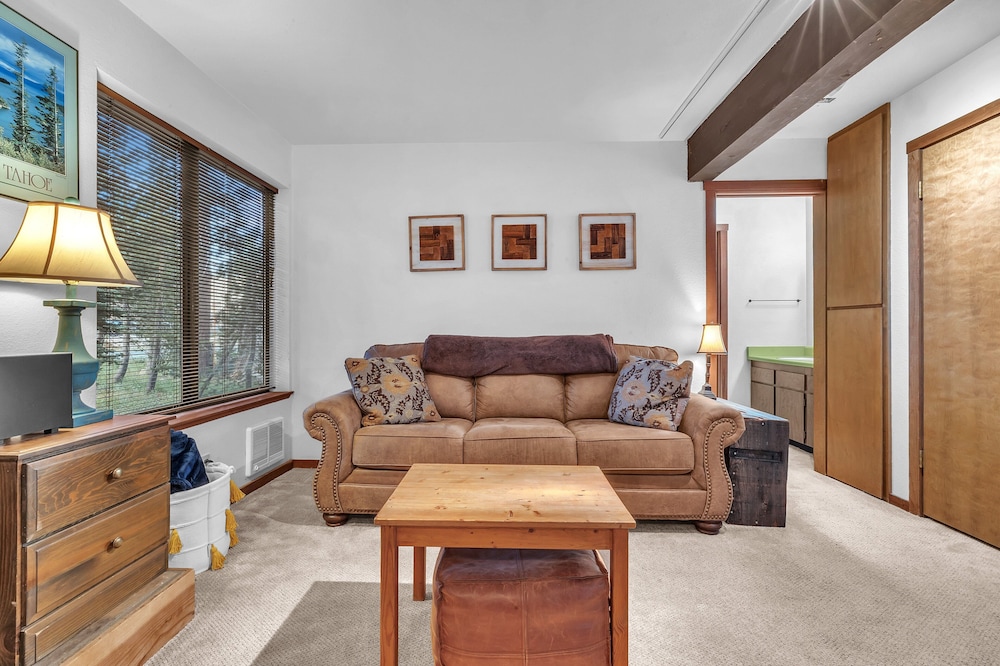 Condo, 1 Bedroom photo 1