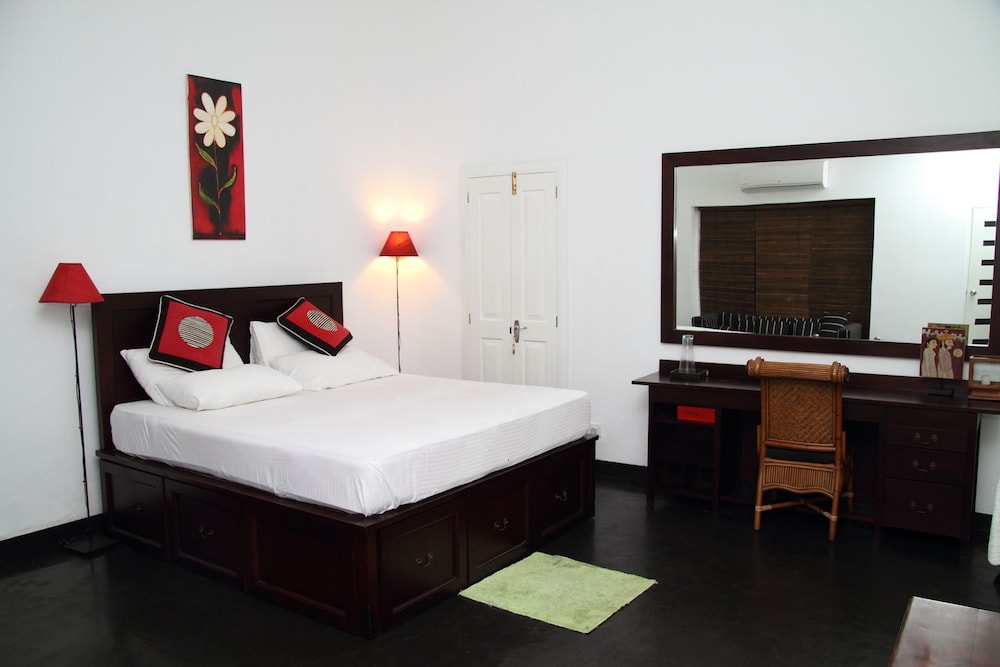 Deluxe Double Room, 1 King Bed photo 1