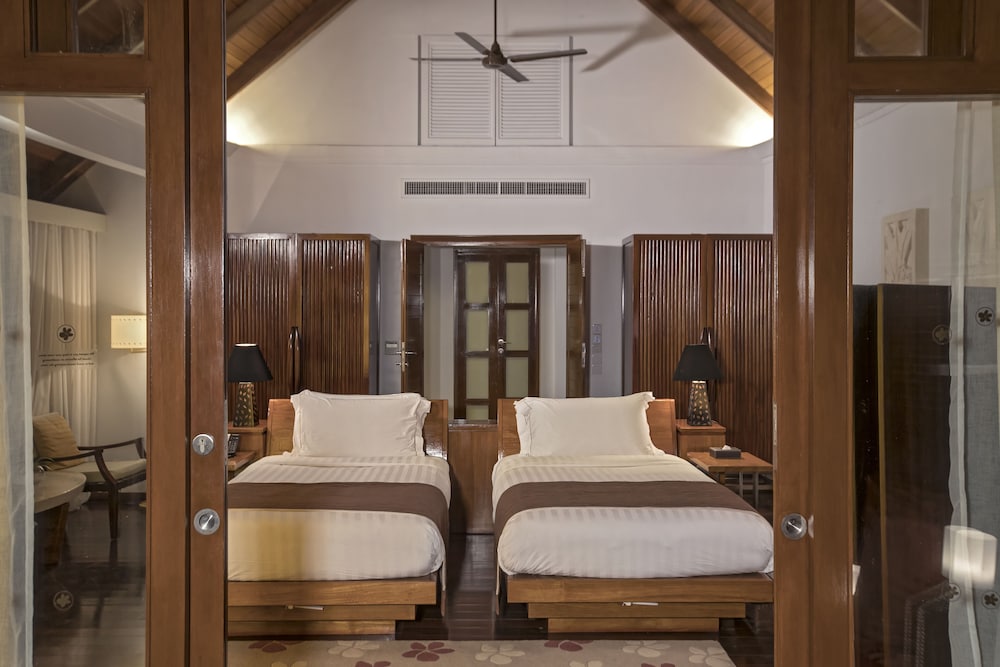 Villa (Double Storey Beach)