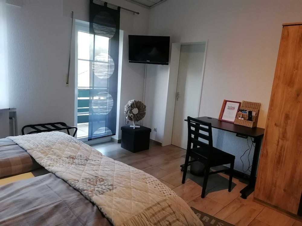Deluxe Double Room, Private Bathroom, Garden View - Photo 3