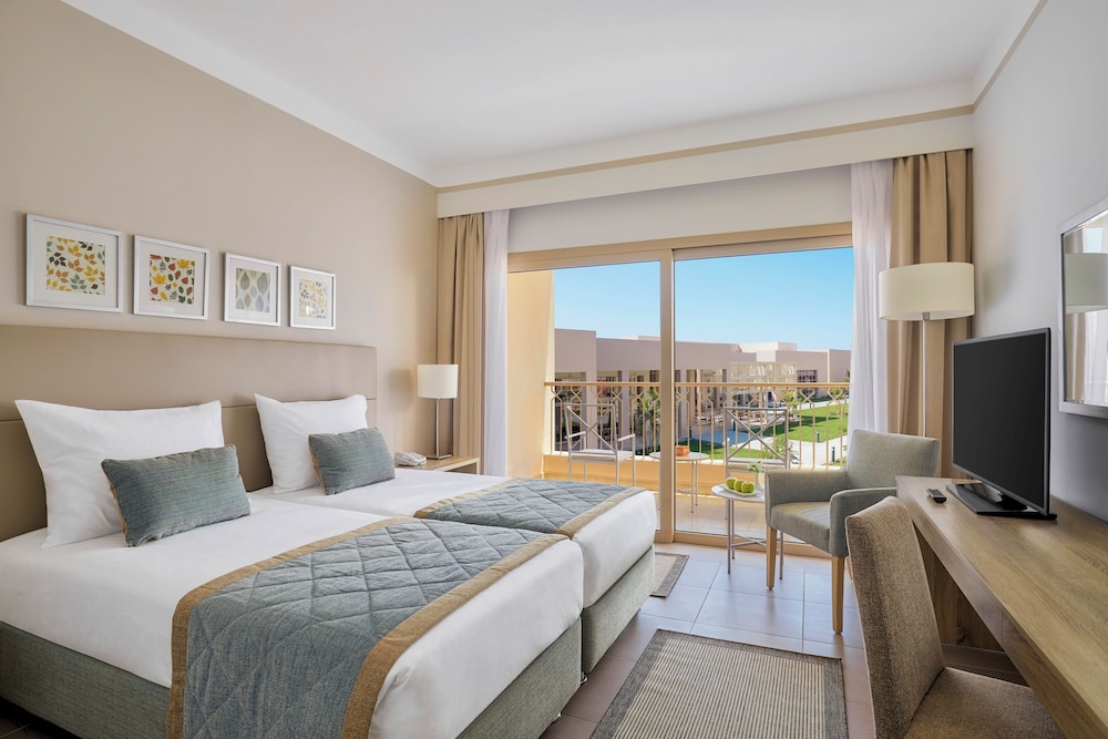 Superior Room, Sea View (Family, Queen Bed)