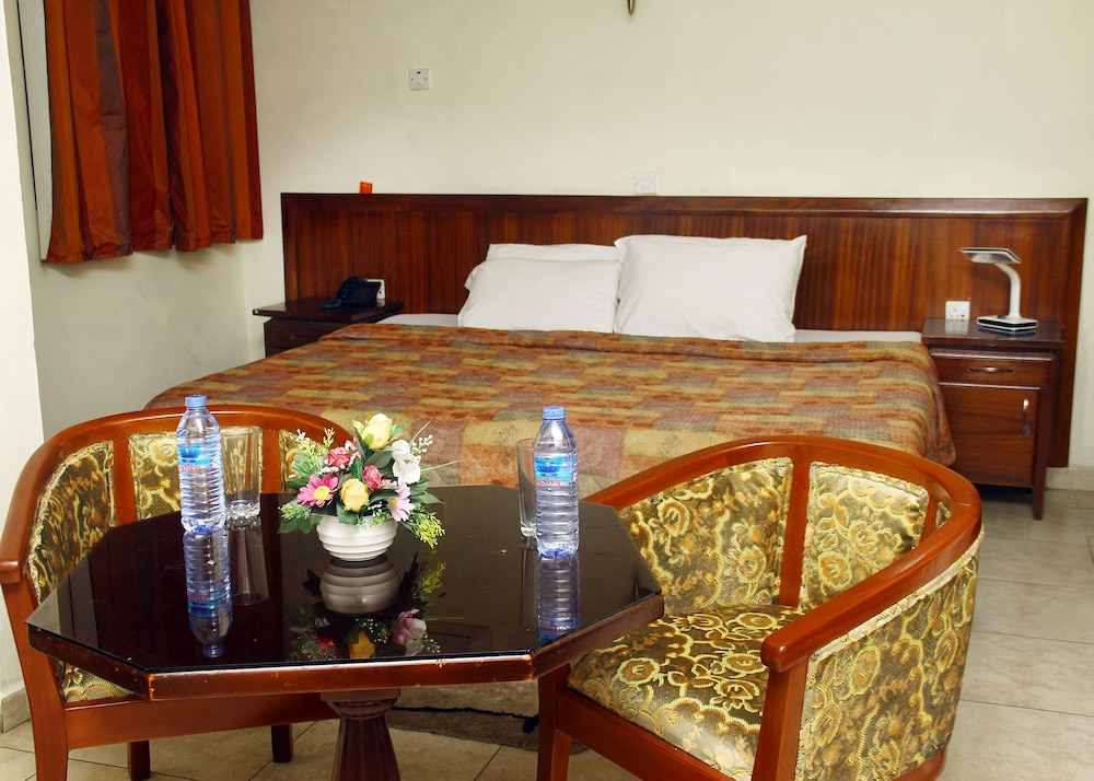 Basic Double Room photo 3