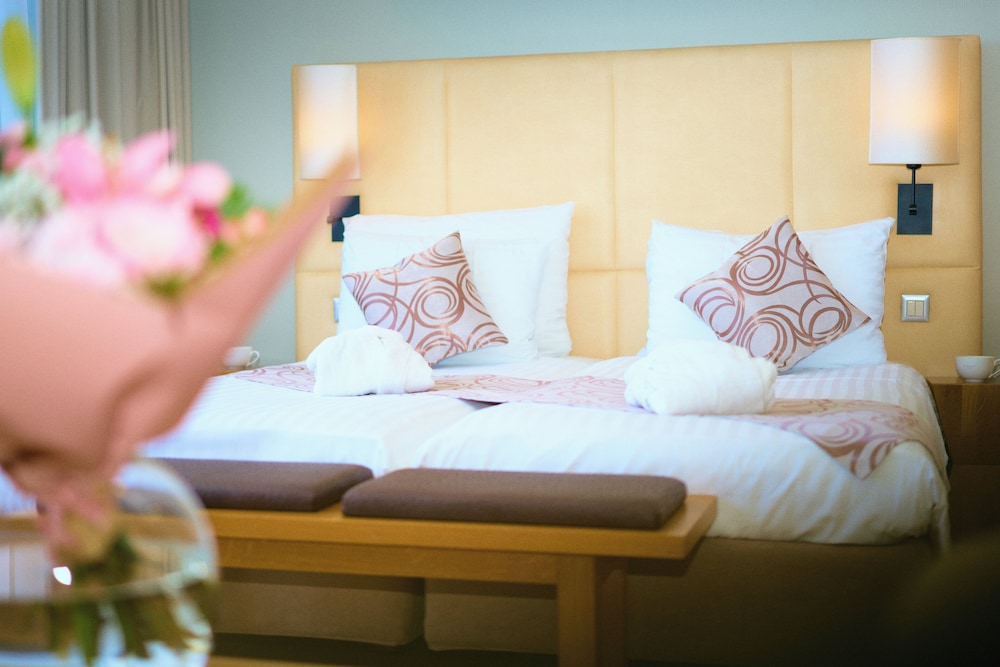 Standard Double Room, 1 Double Bed, Partial Sea View - Photo 3