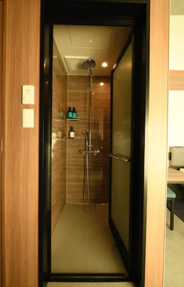 Standard Twin Room, Non Smoking - Photo 9