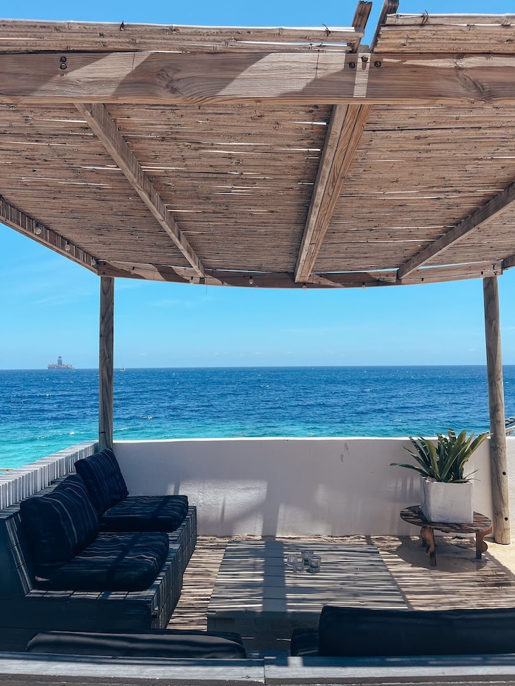 Comfort Room, Partial Ocean View