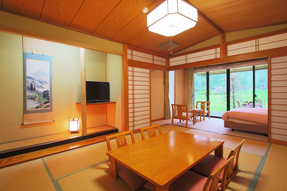 Deluxe Family Room (102) - Photo 1