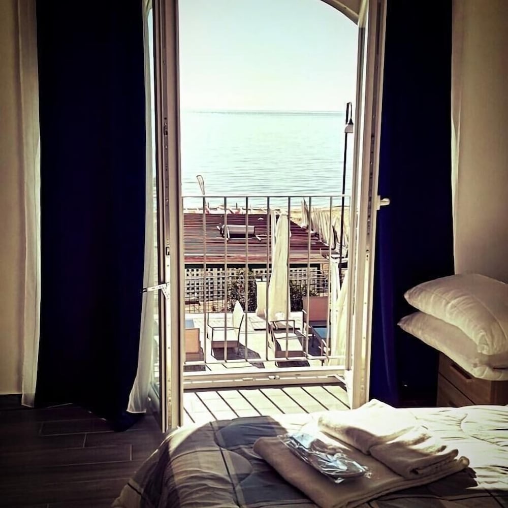 Family Room, Sea View photo 2