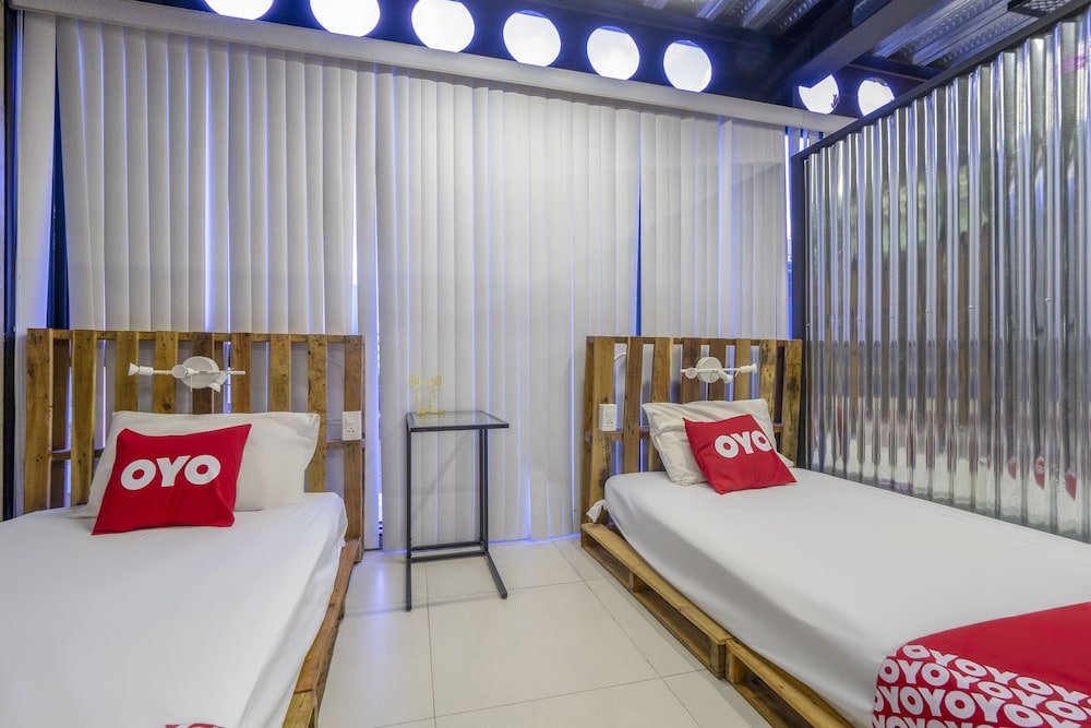 Premium Twin Room, Shared Bathroom photo 2