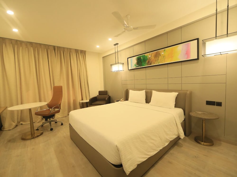 Deluxe Double or Twin Room - Photo 2