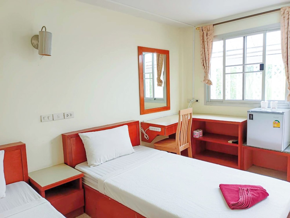 Standard Room, 2 Twin Beds photo 3
