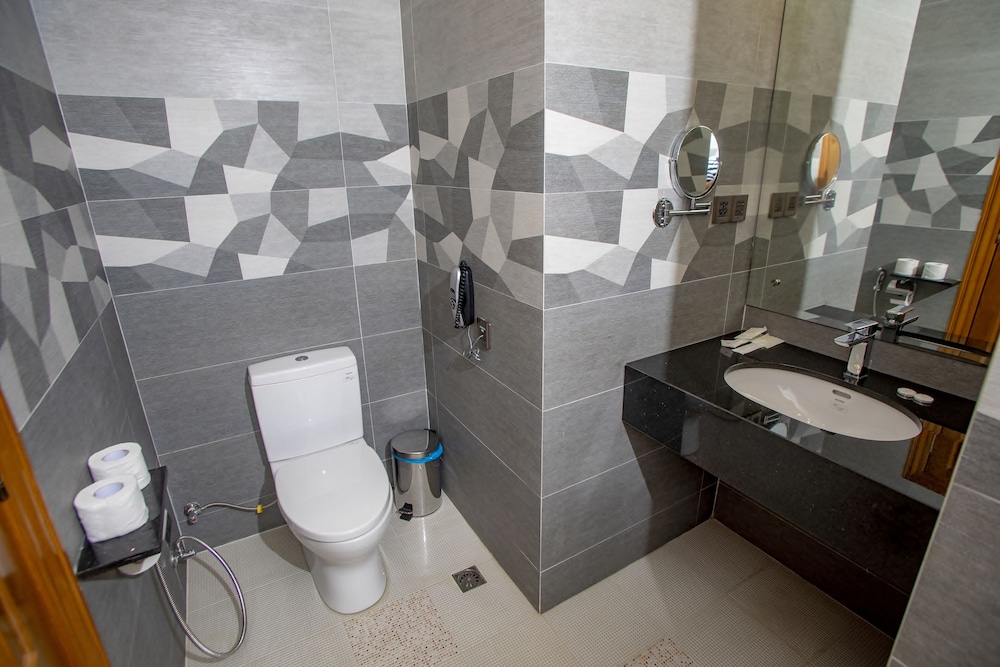 Apartment, 2 Bedrooms - Photo 11