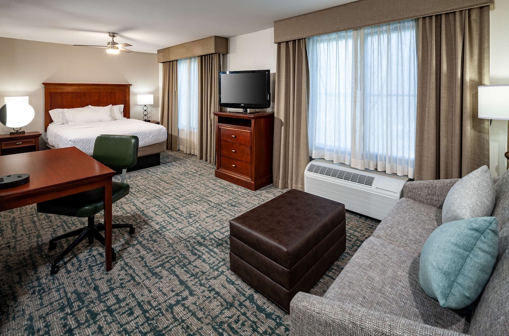 Suite, 1 King Bed, Accessible (Hearing)