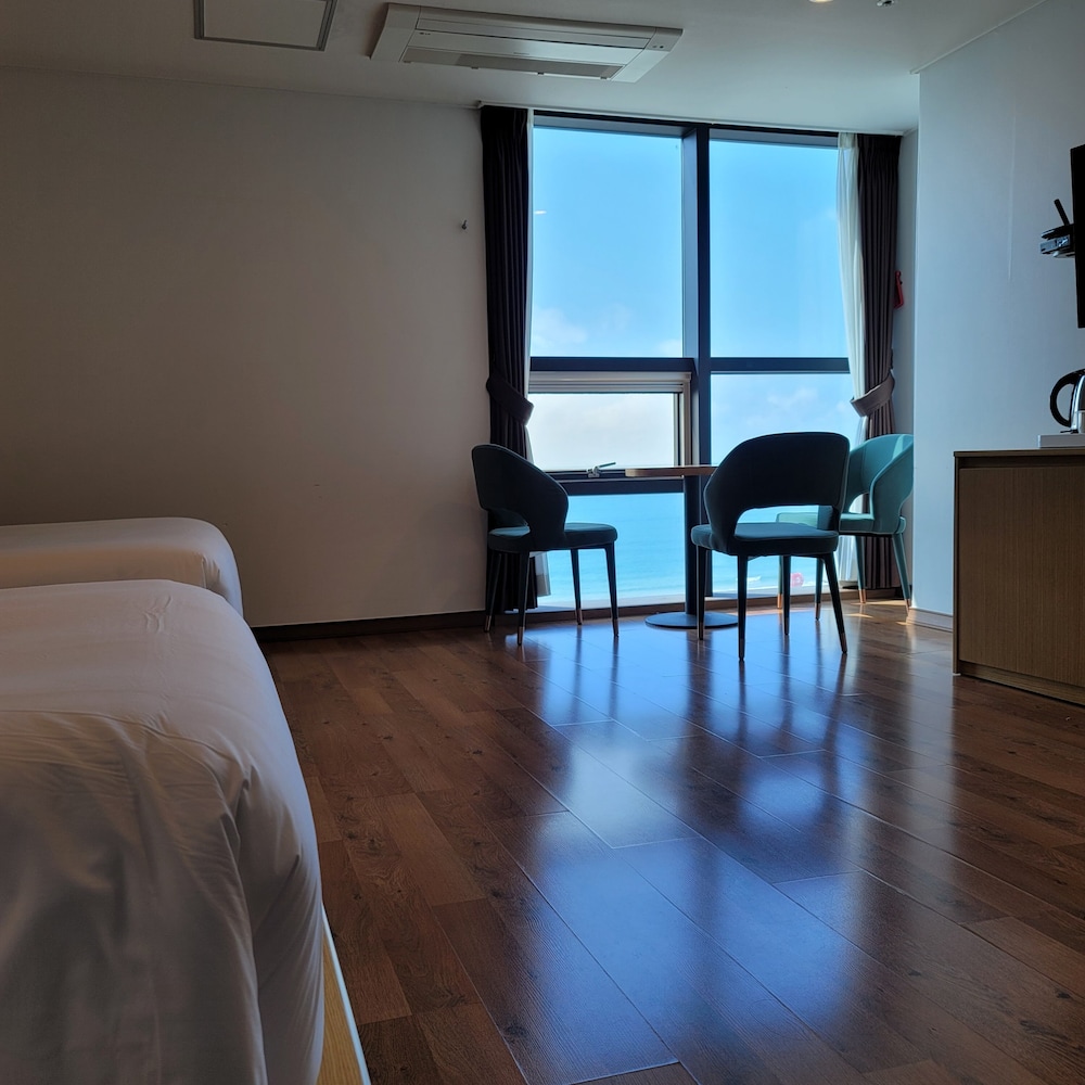 Family Twin Room, Ocean View (Assigned upon Check-In) photo 3