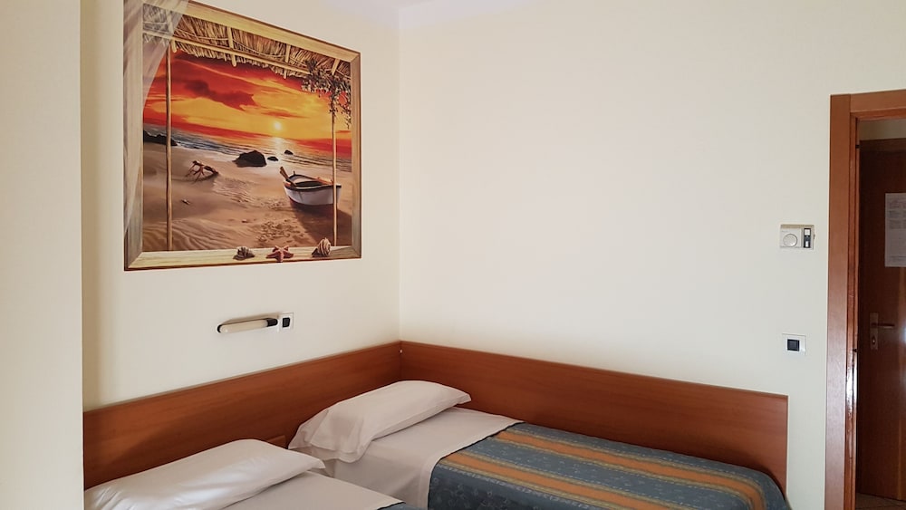 Classic Twin Room