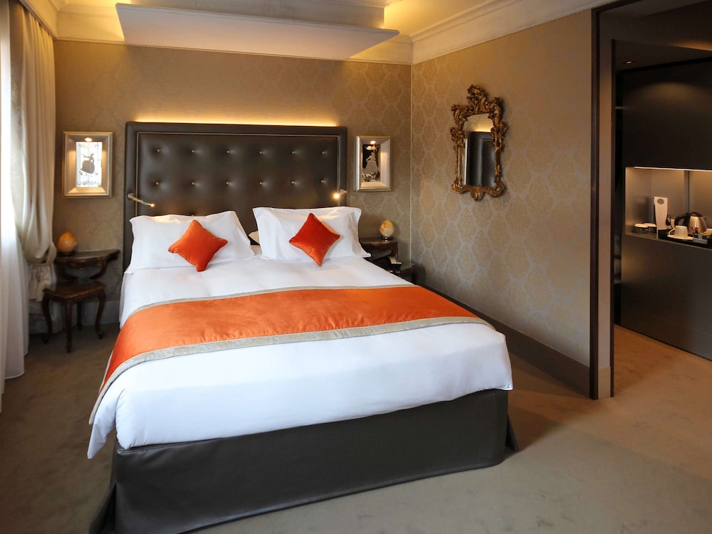 Deluxe Suite, 1 King Bed (Canal View)