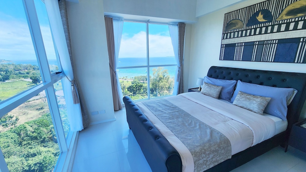 Panoramic Condo, Ocean View, Beachfront photo 1