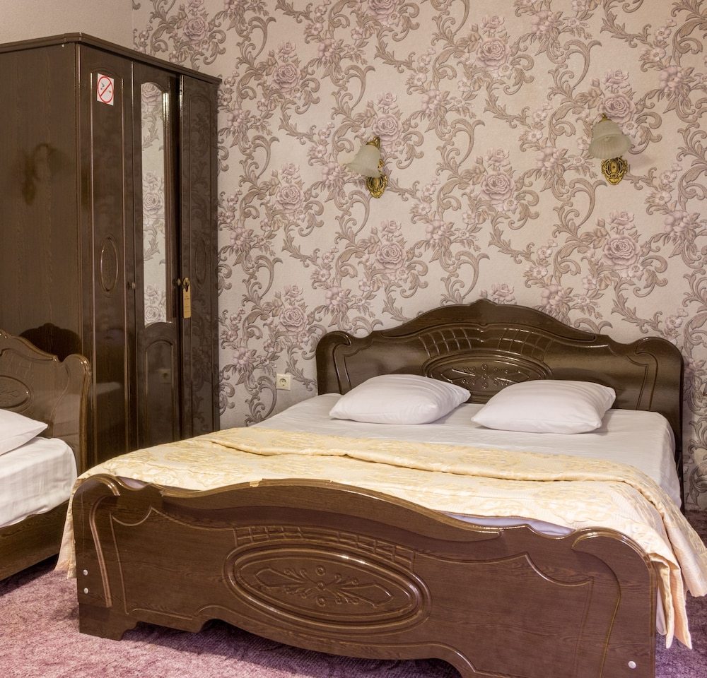 Standard Triple Room, Courtyard View photo 1