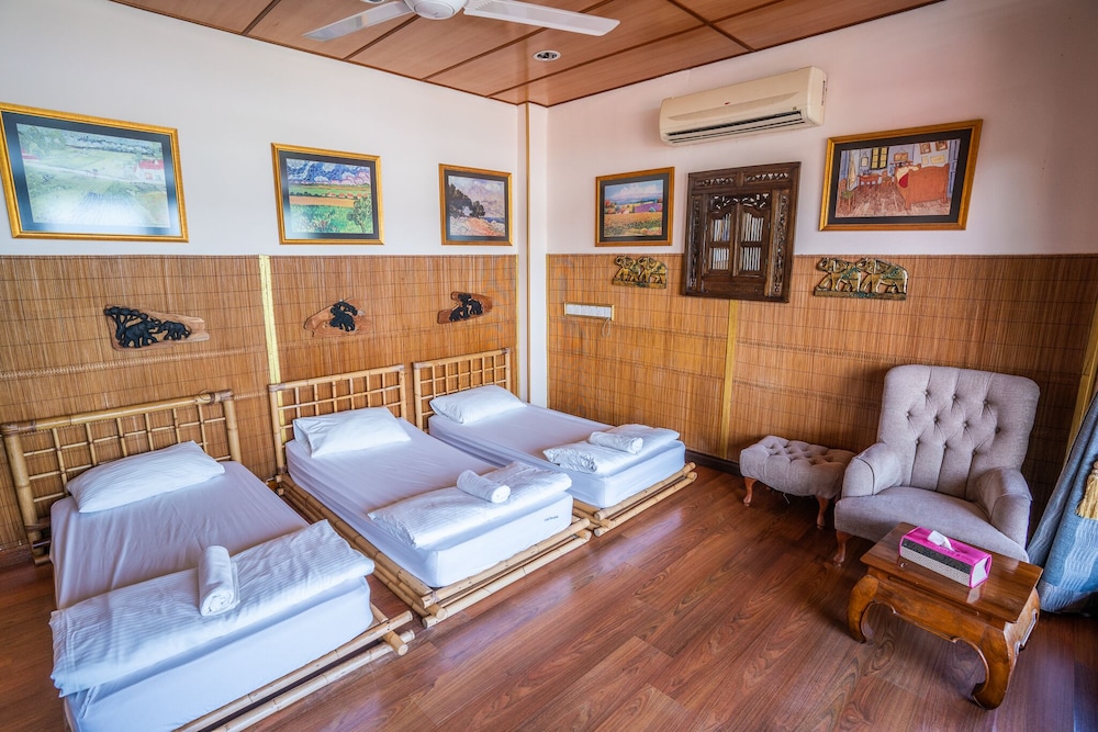 Royal King Suite photo 2