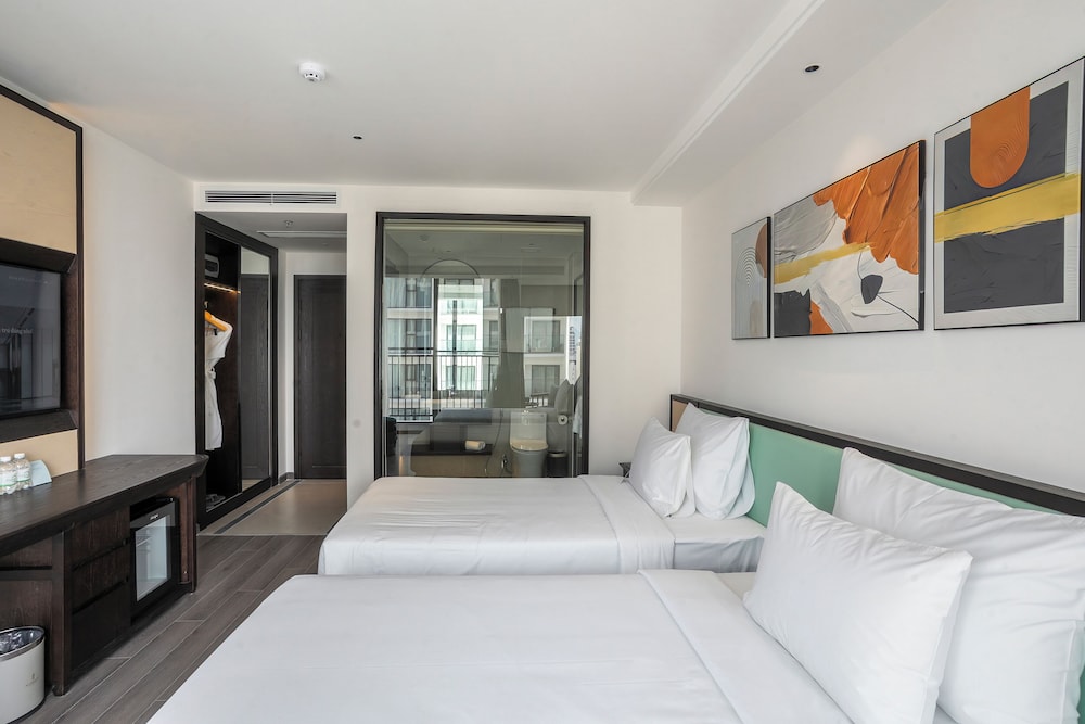Senior Double Room Single Use, Balcony, City View