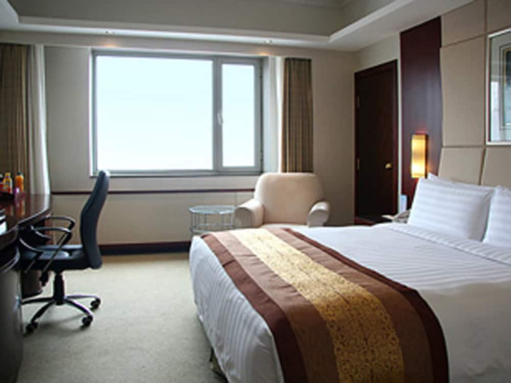 Deluxe Executive Suite photo 3