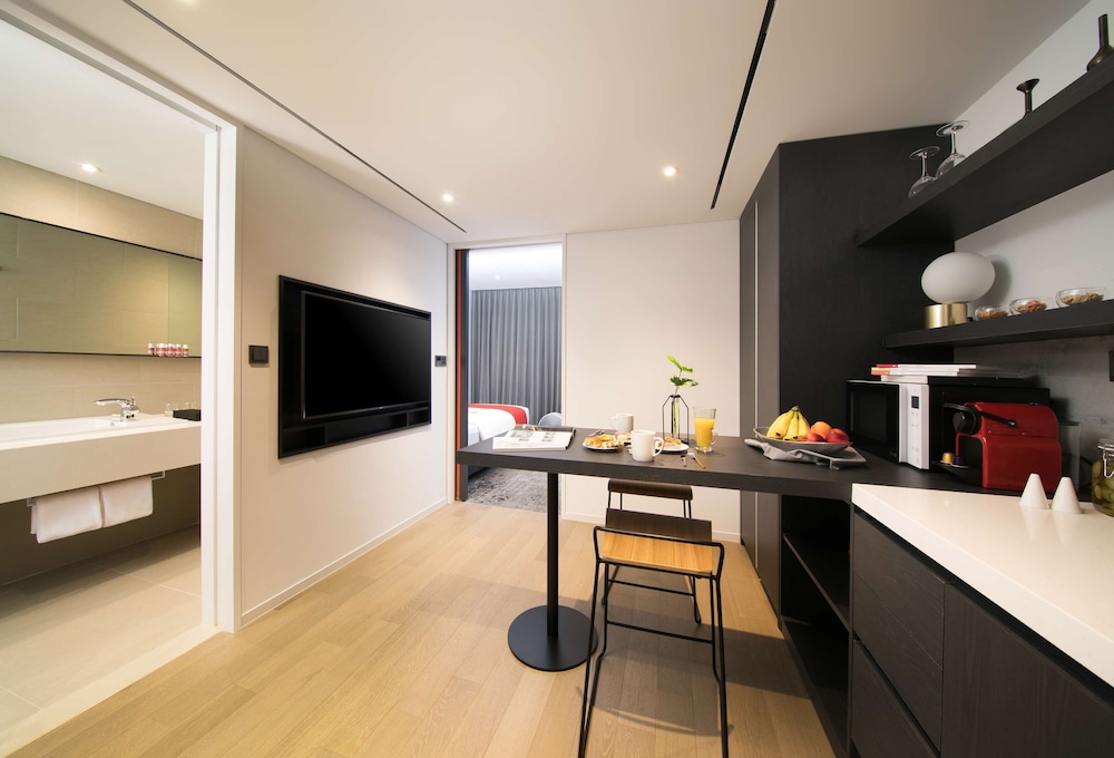 Junior Suite, Multiple Beds, Non Smoking, Kitchenette photo 1