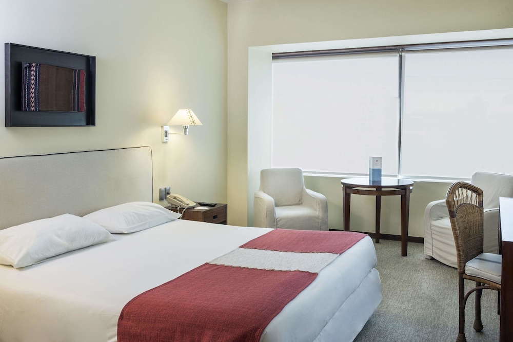 Standard Room, 1 King Bed - Photo 4