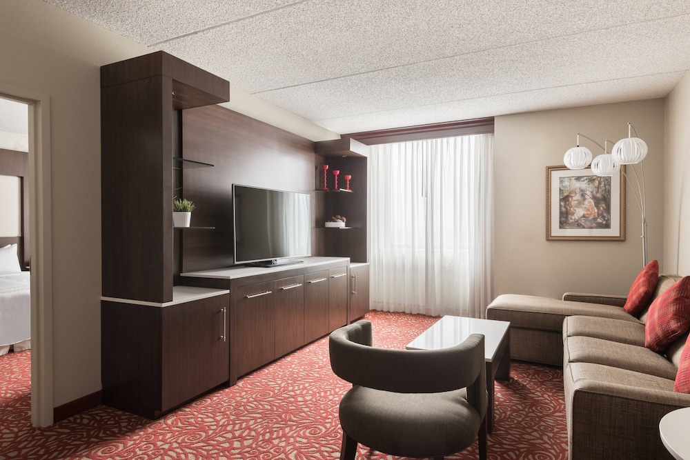 Suite, 1 Bedroom - Photo 3