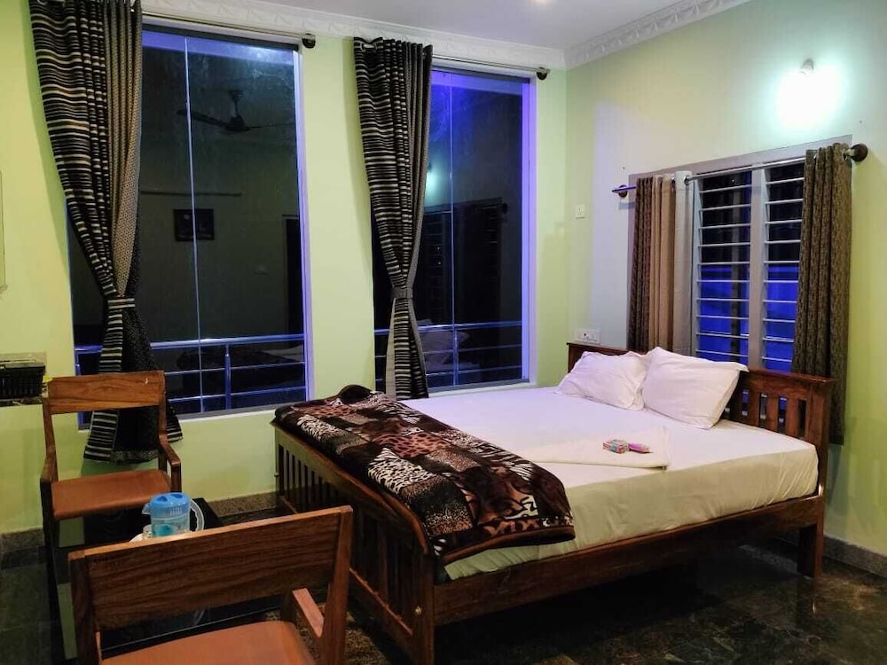 Deluxe Room, 1 Bedroom, Pool View photo 1