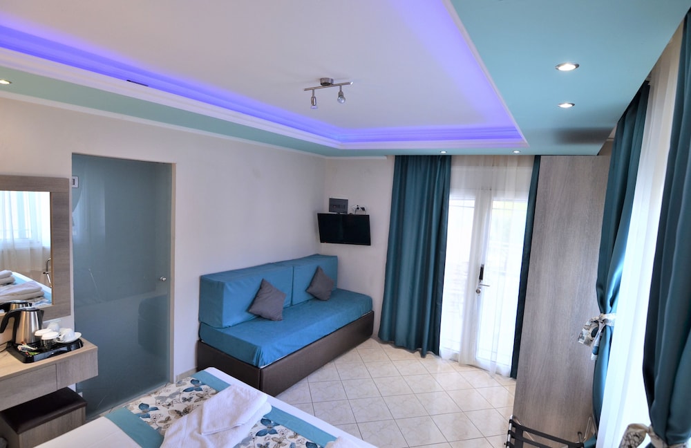 Economy Double Room photo 2