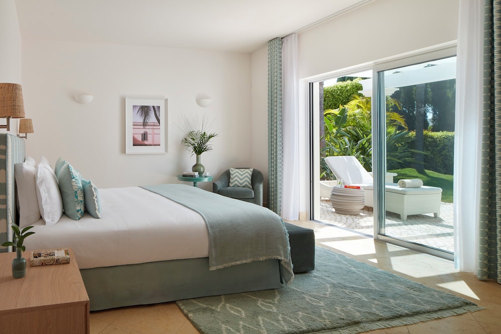 Villa (AlMar)