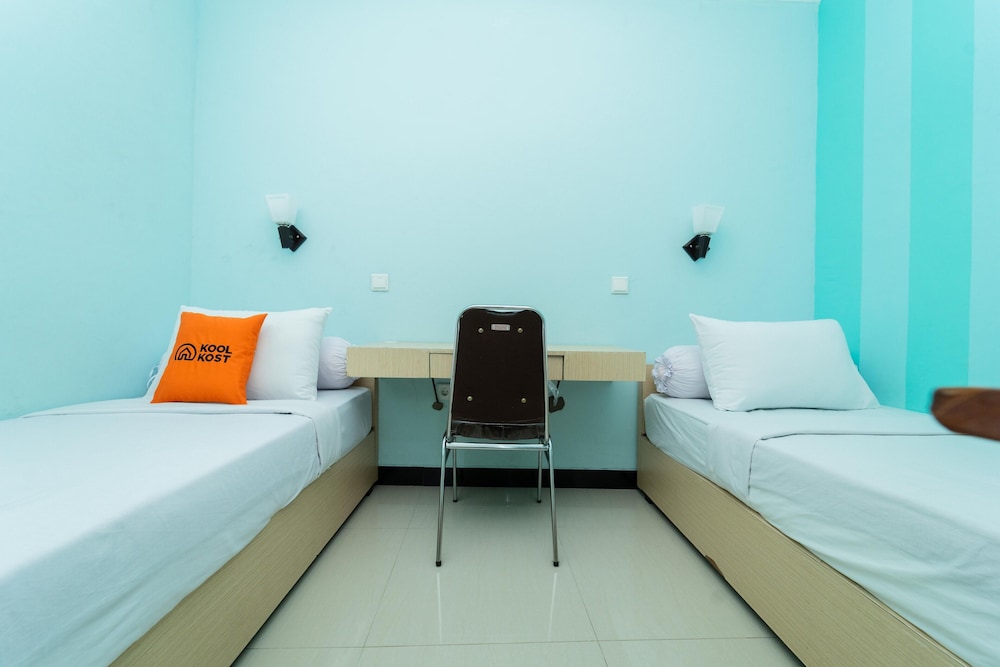 Twin Room - Photo 1