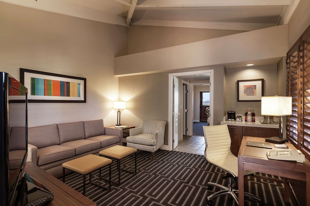 Suite, 2 Queen Beds (Falls Location) - Photo 2