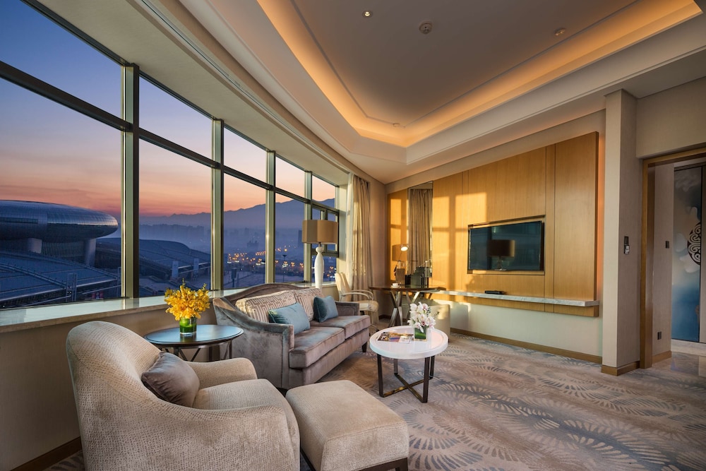One Bedroom Suite photo 3