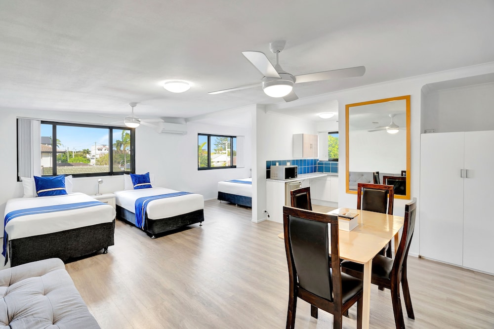 Family Room, Multiple Beds, Kitchenette thumbnail 5