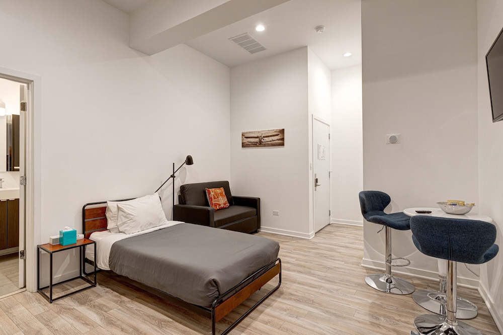 Basic Room, 1 Queen Bed, Ensuite, Sea View photo 2