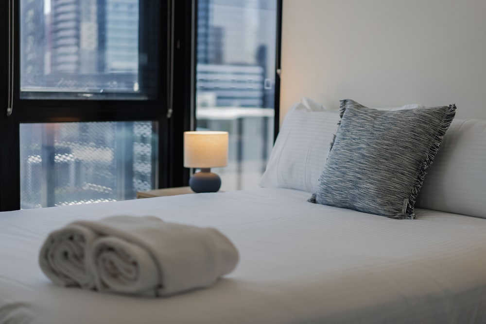 Two Bedroom Sub-Penthouse thumbnail 5