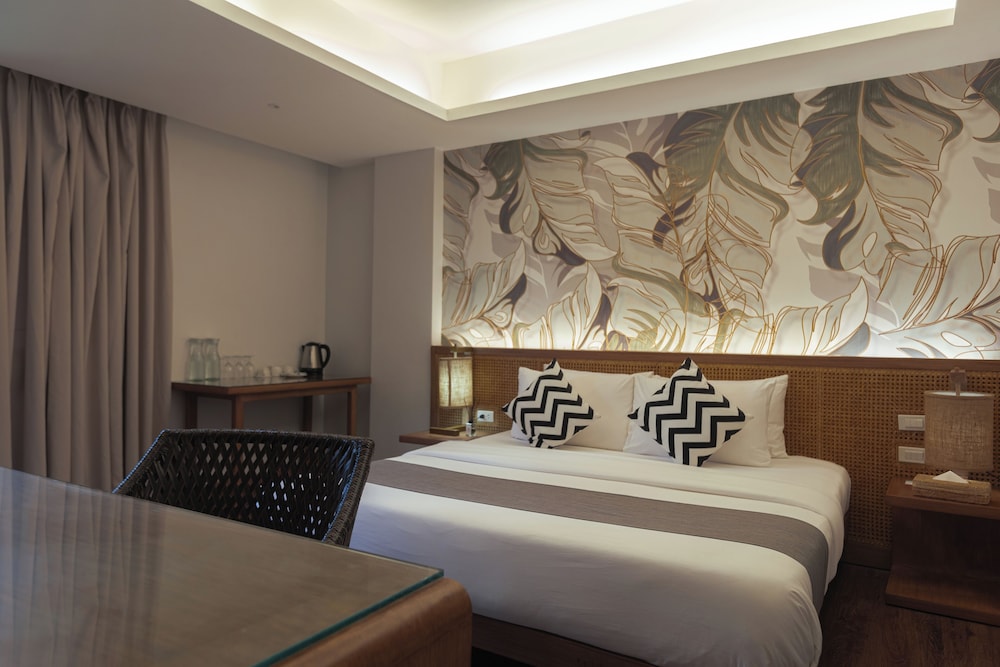 Deluxe Family Room - Photo 1