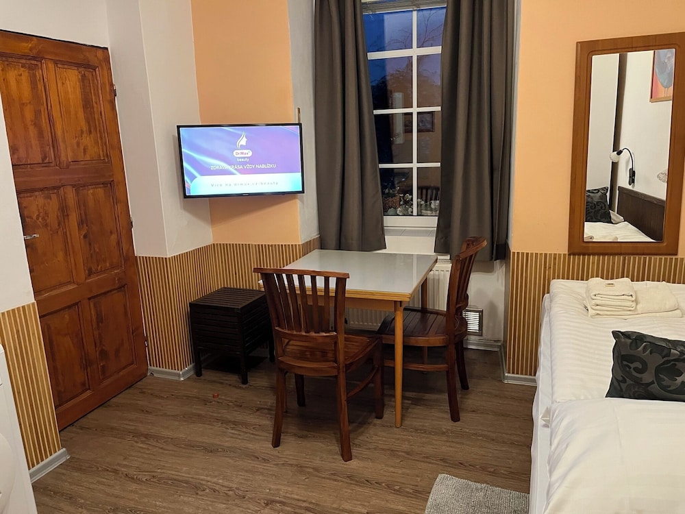 Economy Room, Shared Bathroom