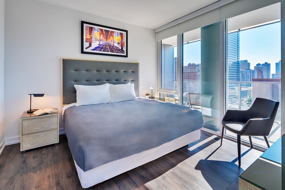 Deluxe Room, Multiple Beds, City View - Photo 1