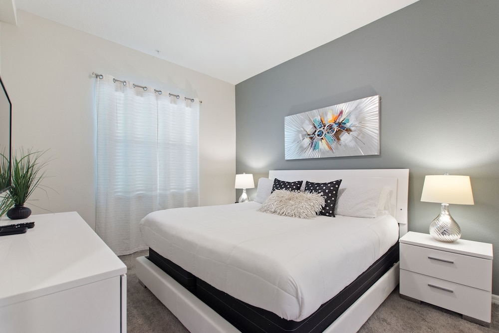 Condo, 2 Bedrooms