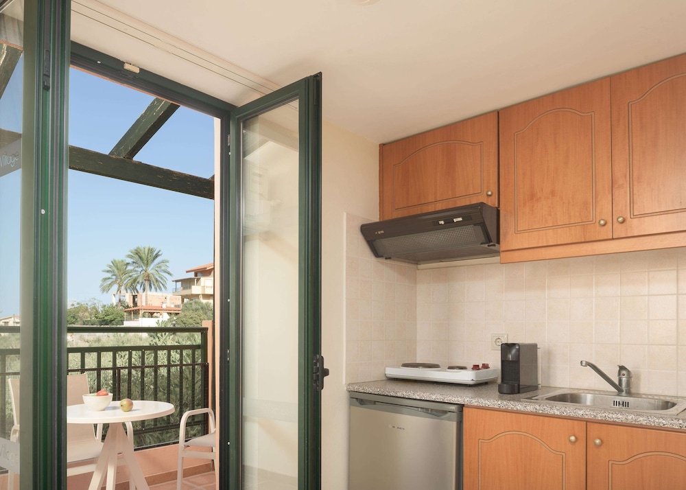 Duplex, Garden View - Photo 1